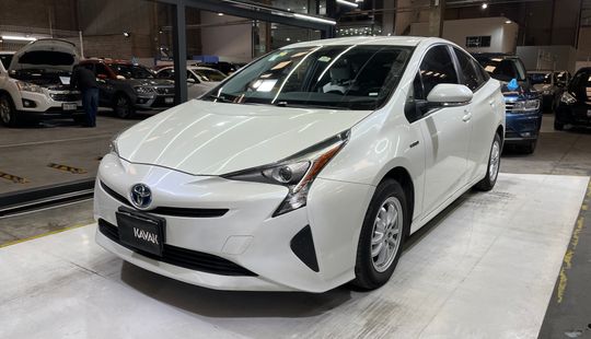 Toyota • Prius