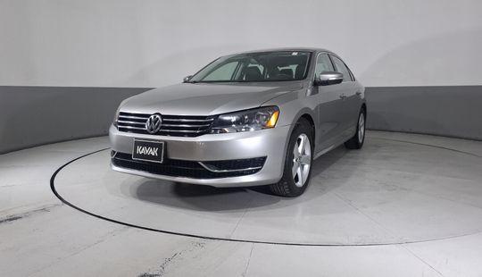 Volkswagen • Passat