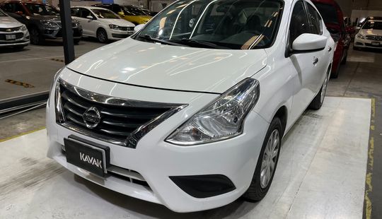 Nissan • Versa