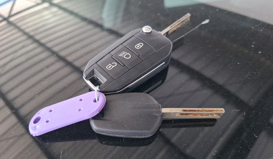 Peugeot 208 1.6 IN CONCERT Hatchback 2020