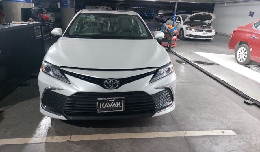 Toyota Camry 2.5 XLE AUTO Sedan 2021