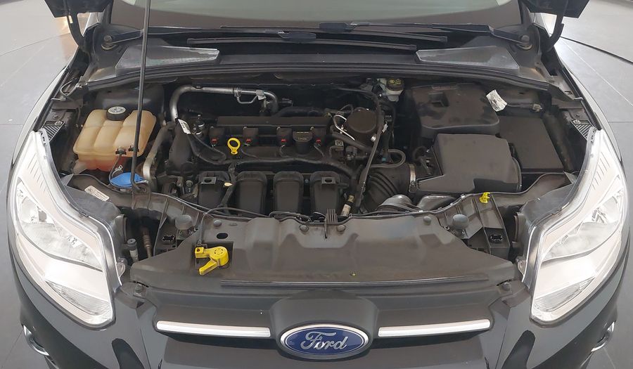 Ford Focus SE PLUS Hatchback 2015