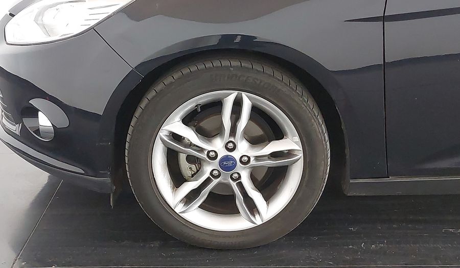 Ford Focus SE PLUS Hatchback 2015