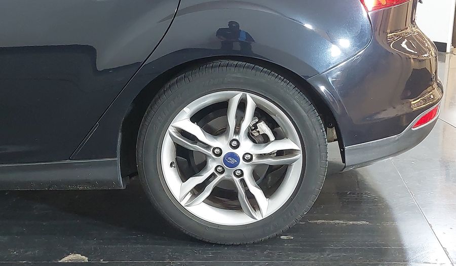 Ford Focus SE PLUS Hatchback 2015