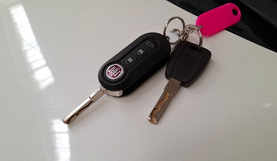 Fiat Mobi 1.0 EASY Hatchback 2017