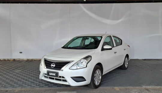 Nissan • Versa