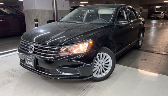 Volkswagen • Passat