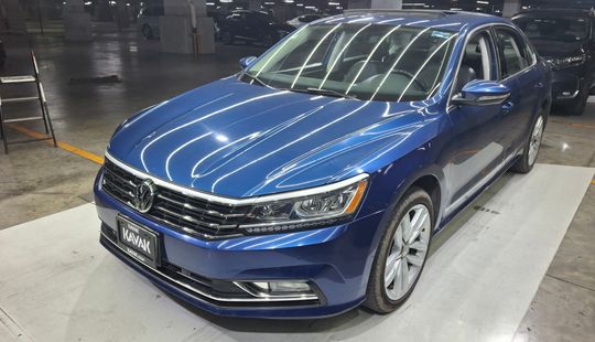 Volkswagen • Passat