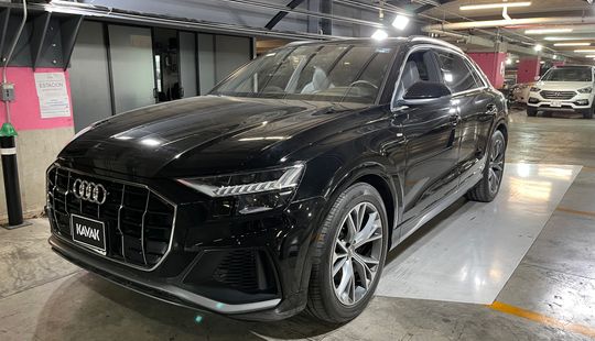 Audi • Q8