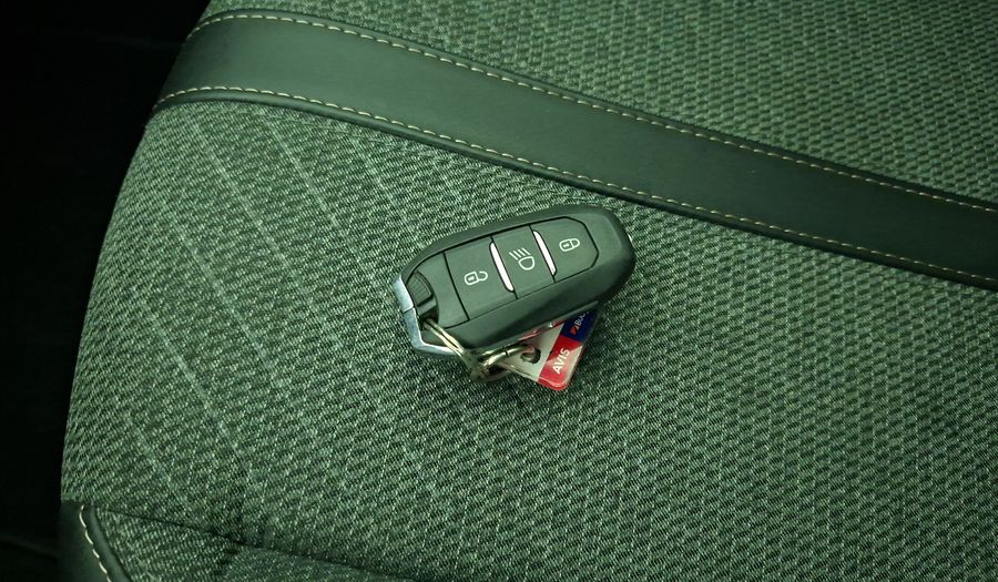 Peugeot 2008 1.5 BLUEHDI 130 HP AUTO ALLURE Suv 2024