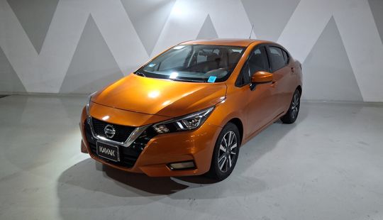 Nissan • Versa