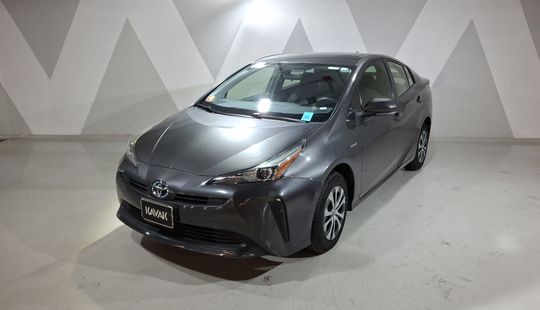 Toyota • Prius