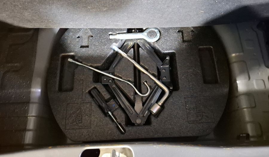 Chevrolet Spark 1.4 LTZ C MT Hatchback 2017