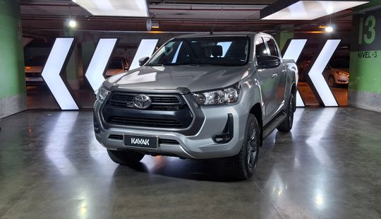 Toyota • Hilux
