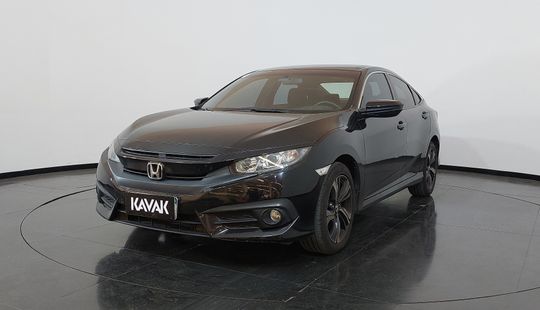 2018 • 73.001 km • Automático