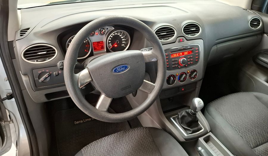 Ford Focus 1.6 STYLE Sedan 2011