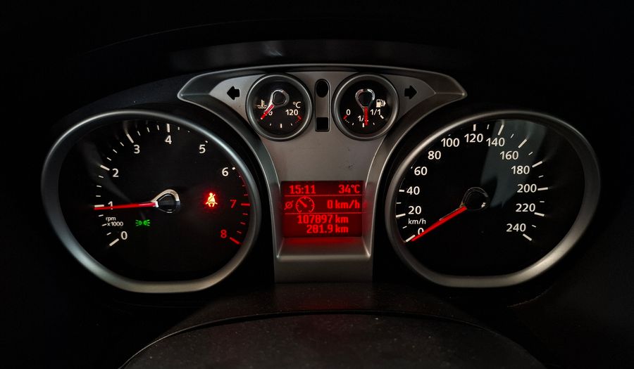 Ford Focus 1.6 STYLE Sedan 2011