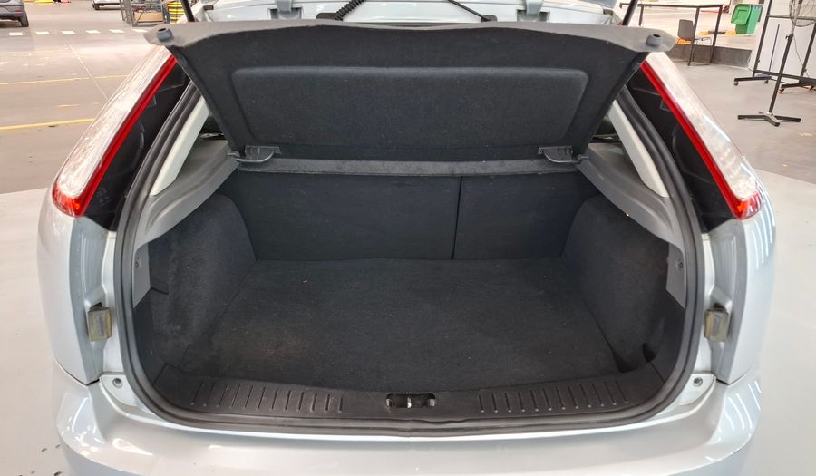 Ford Focus 1.6 STYLE Sedan 2011