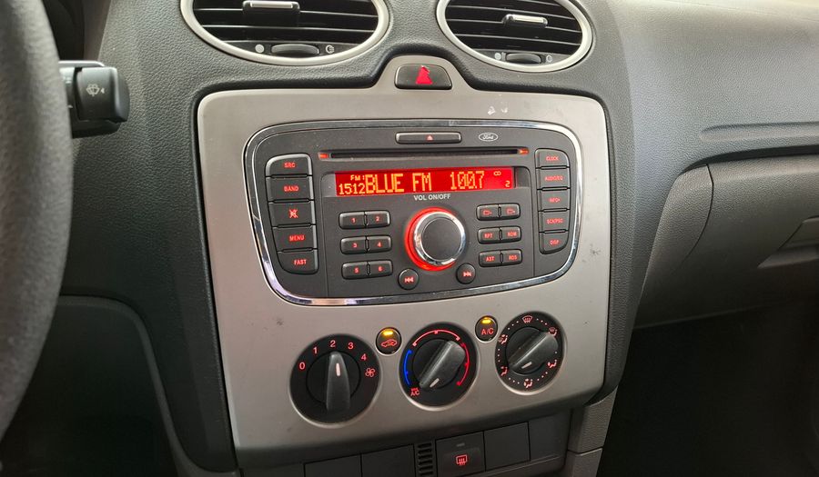 Ford Focus 1.6 STYLE Sedan 2011