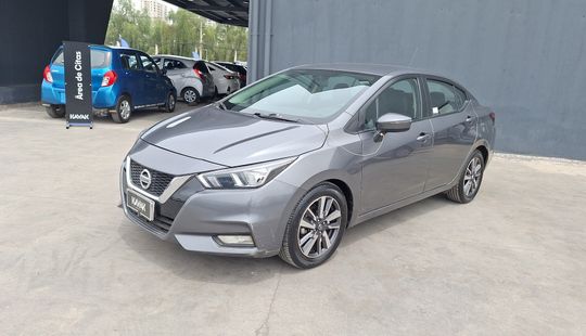 Nissan • Versa