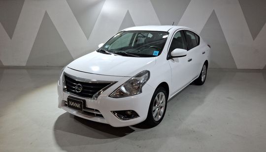 Nissan • Versa