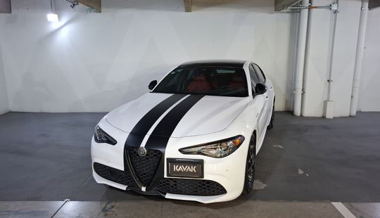 Alfa Romeo • Giulia