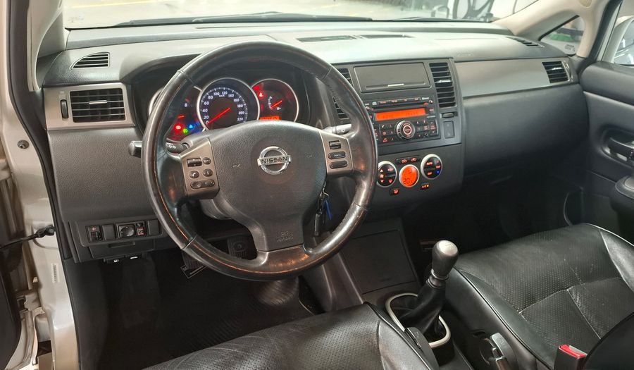 Nissan Tiida 1.8 TEKNA Hatchback 2011