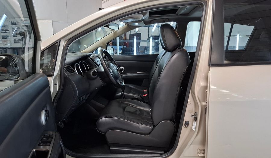 Nissan Tiida 1.8 TEKNA Hatchback 2011