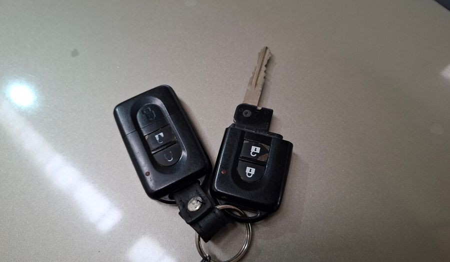 Nissan Tiida 1.8 TEKNA Hatchback 2011