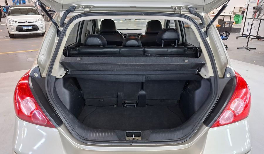 Nissan Tiida 1.8 TEKNA Hatchback 2011