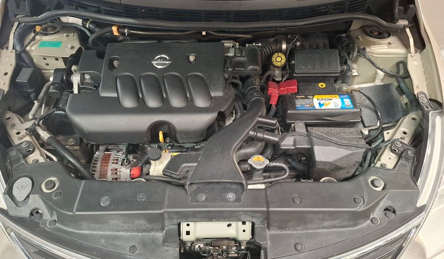 Nissan Tiida 1.8 TEKNA Hatchback 2011