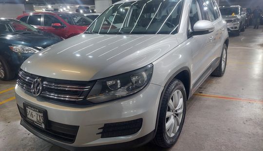 Volkswagen • Tiguan