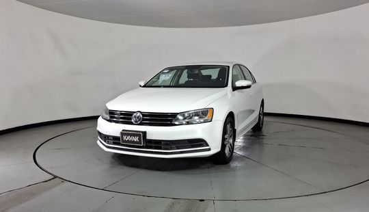 Volkswagen • Jetta