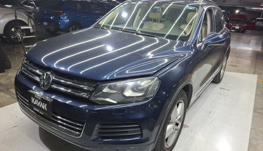 Volkswagen • Touareg