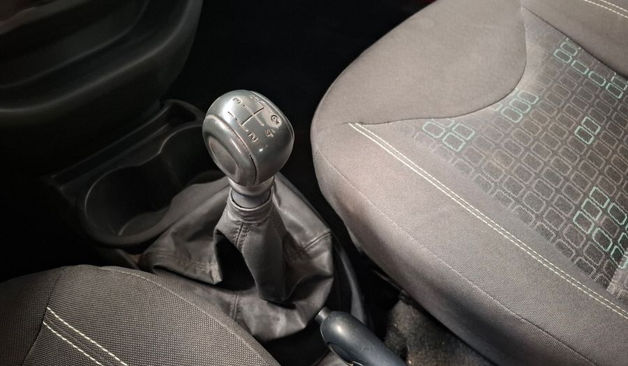 Fiat Uno 1.4 8V ATTRACTIVE 5P Hatchback 2012