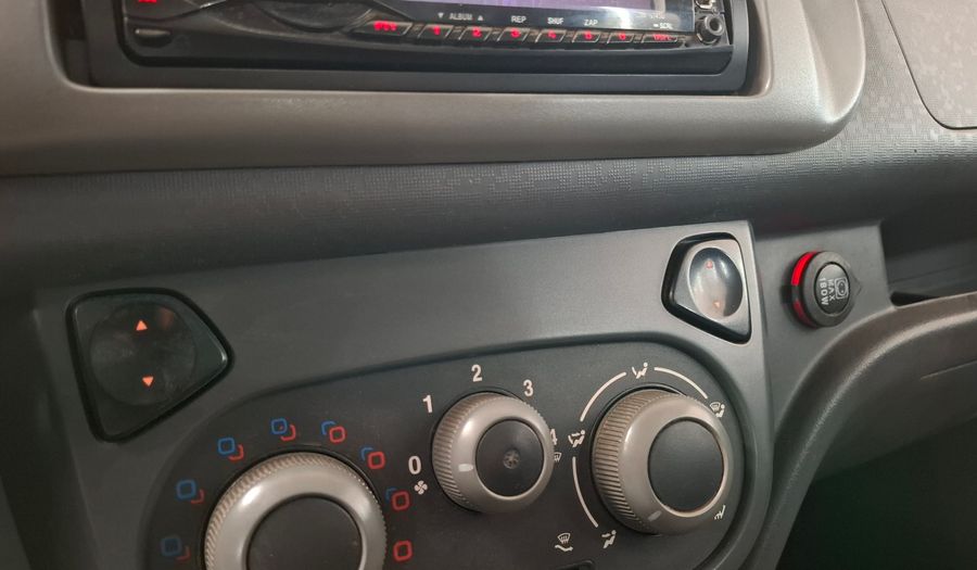 Fiat Uno 1.4 8V ATTRACTIVE 5P Hatchback 2012