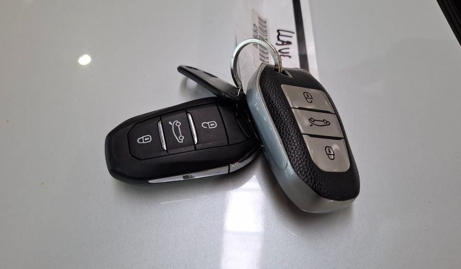 Peugeot 208 1.6L ALLURE Hatchback 2021