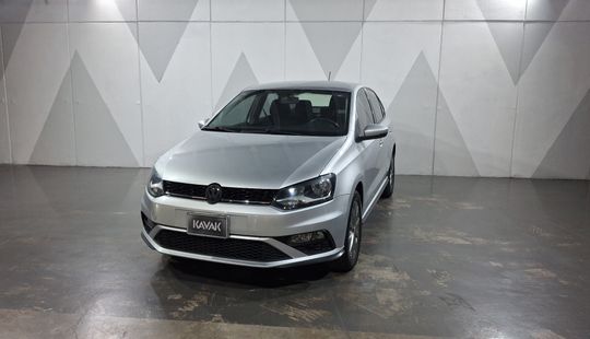 Volkswagen • Vento