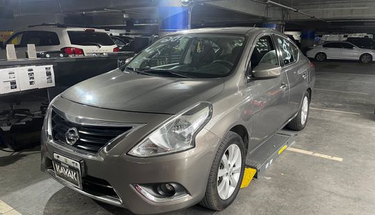 Nissan • Versa