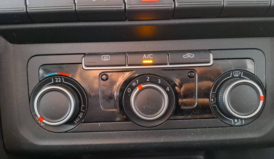 Volkswagen Amarok 2.0 TDI 140CV TRENDLINE 4X2 Pickup 2023