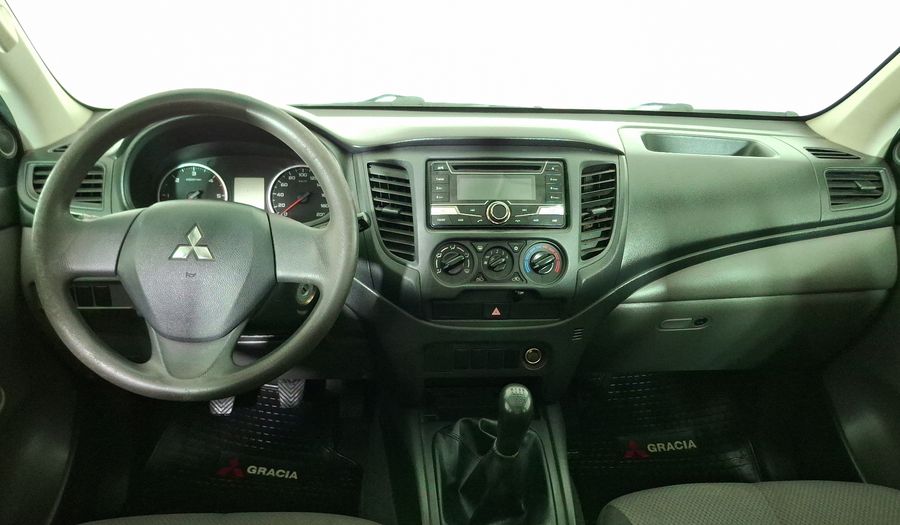 Mitsubishi L200 2.4 TD WORK DC CR Pickup 2017