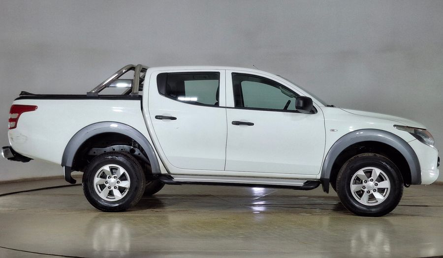Mitsubishi L200 2.4 TD WORK DC CR Pickup 2017