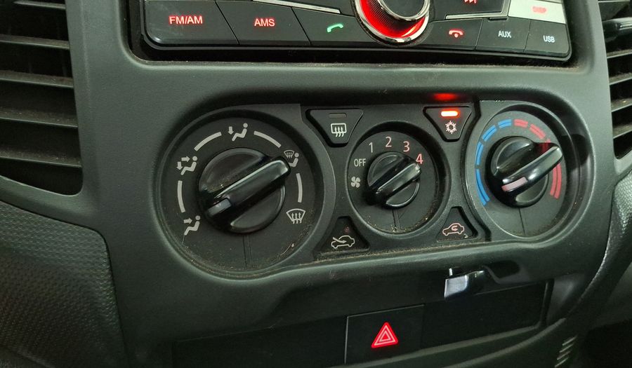 Mitsubishi L200 2.4 TD WORK DC CR Pickup 2017