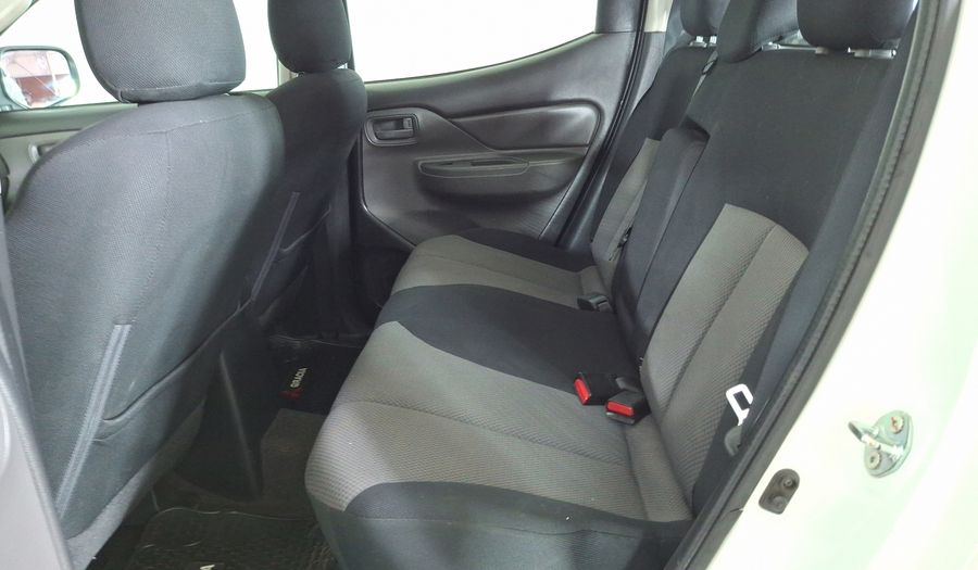 Mitsubishi L200 2.4 TD WORK DC CR Pickup 2017