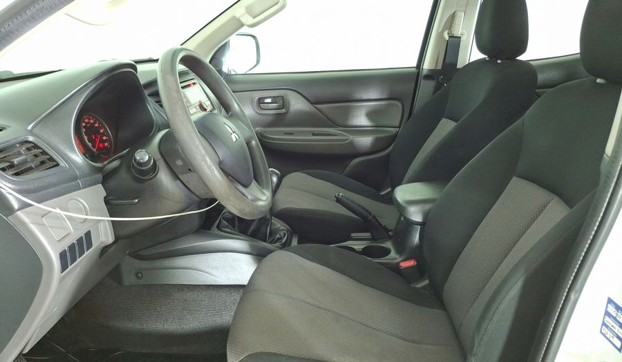 Mitsubishi L200 2.4 TD WORK DC CR Pickup 2017