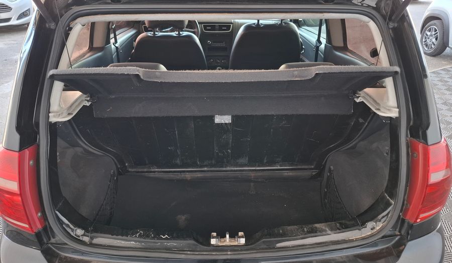 Volkswagen Fox 1.6 COMFORTLINE Hatchback 2012