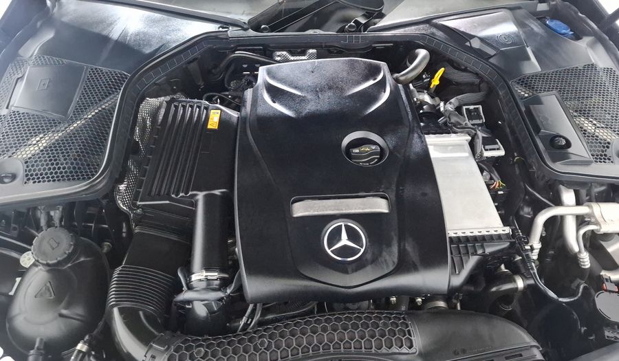 Mercedes Benz Clase C 2.0 200 CGI SPORT AT Sedan 2017