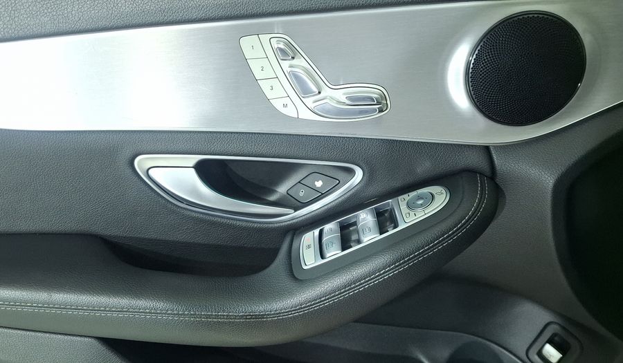 Mercedes Benz Clase C 2.0 200 CGI SPORT AT Sedan 2017