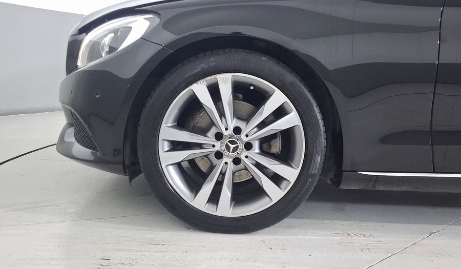 Mercedes Benz Clase C 2.0 200 CGI SPORT AT Sedan 2017