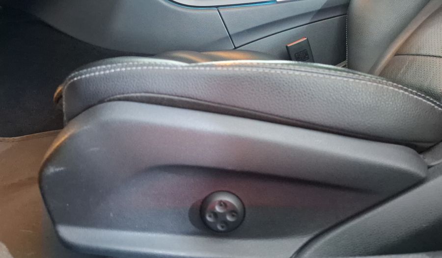 Mercedes Benz Clase C 2.0 200 CGI SPORT AT Sedan 2017